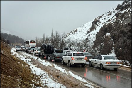 برف و باران در جاده های ۲۱ استان کشور | ترافیک نیمه سنگین در محور هراز