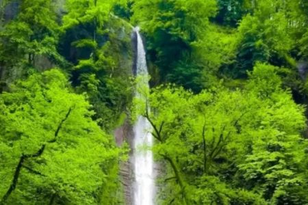 آبشار لوشکی طبیعتی بکر و دست نخورده در گیلان