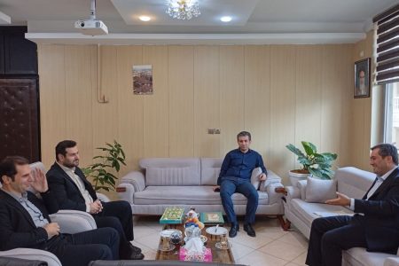نشست شهردار بندرانزلی و مدیرعامل سازمان همیاری شهرداری های گیلان در خصوص تامین ماشین آلات مورد نیاز