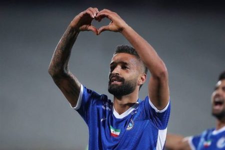 جنجال فیلم سهرابیان با مشروب و هایده