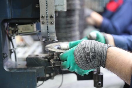 افزایش ۱۹۸ درصدی صادرات محصولات تولیدی منطقه آزاد انزلی در هشت ماهه ۱۴۰۴