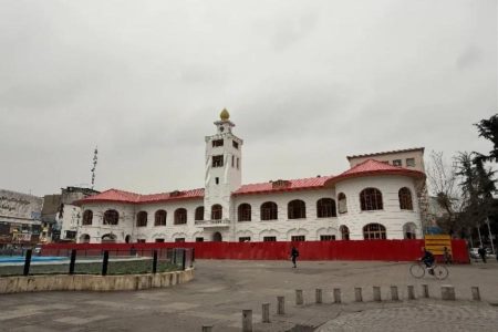 مرمت ساختمان تاریخی شهرداری رشت در مراحل پایانی | پیشرفت ۹۶ درصدی پروژه